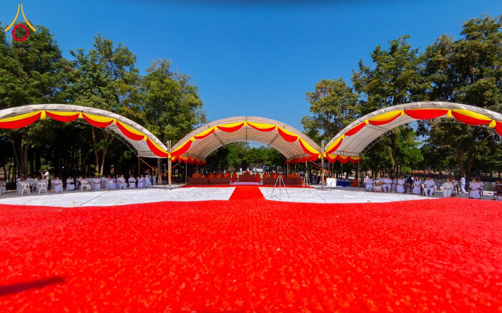 ภาพ No.285843:วันพุธที่ 10 ธันวาคม พ.ศ.2568  พิธีตอกเสาเข็มมงคลต้นสุดท้าย รองรับองค์พระเจดีย์เพื่อสร้างสันติภาพโลก ณ ศูนย์ปฏิบัติธรรมและศูนย์อบรมเยาวชน ชัยนาท