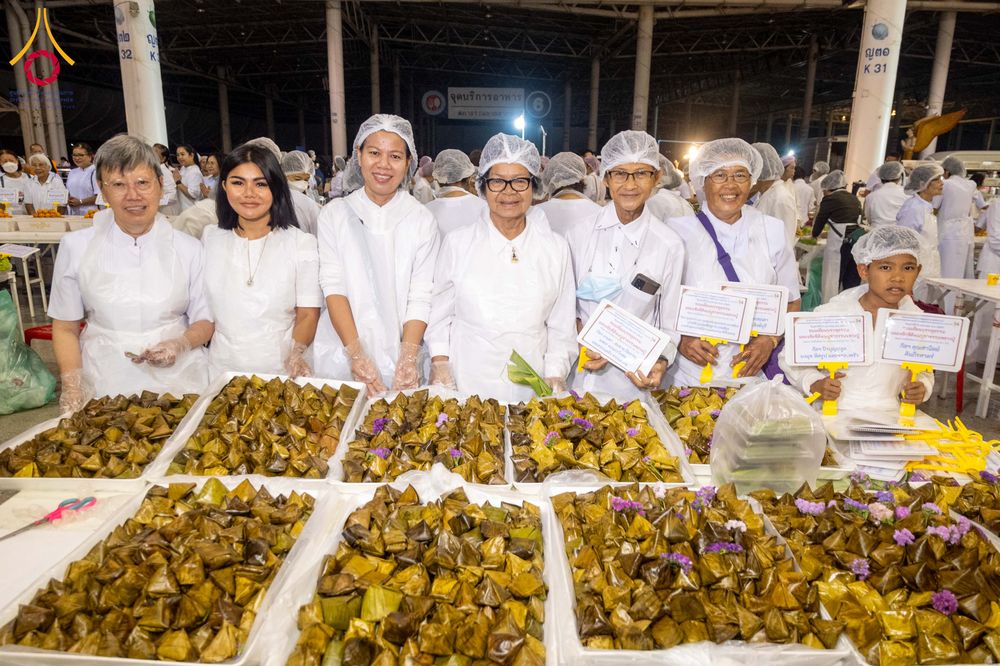 ภาพ No.307083:วันที่ 31 มกราคม พ.ศ. 2569 พิธีถวายภัตตาหารเป็นสังฆทาน แด่พระธรรมยาตรา ณ วัดพระธรรมกาย  จังหวัดปทุมธานี ในโครงการธรรมยาตรา กตัญญูบูชา มหาปูชนียาจารย์ พระมงคลเทพมุนี(สด จนฺทสโร) พระผู้ปราบมาร อนุสรณ์สถาน 7 แห่ง ปีที่ 14