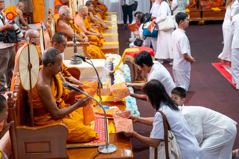 ภาพ No.304435:วันที่ 27 มกราคม พ.ศ. 2569 พิธีทอดผ้าป่าทำนุบำรุงศาสนสถาน ณ วัดบางไผ่นารถ ต.บางไทรป่า อ.บางเลน จ.นครปฐม ในโครงการธรรมยาตรา กตัญญูบูชา มหาปูชนียาจารย์ พระมงคลเทพมุนี(สด จนฺทสโร) พระผู้ปราบมาร อนุสรณ์สถาน 7 แห่ง ปีที่ 14