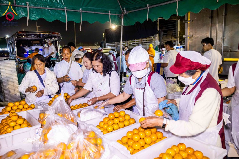 ภาพ No.301716:วันที่ 24 มกราคม พ.ศ. 2569 พิธีถวายภัตตาหารเป็นสังฆทาน แด่พระธรรมยาตรา ณ อนุสรณ์สถานบางปลา วัดบางปลา อำเภอบางเลน จังหวัดนครปฐม ในโครงการธรรมยาตรา กตัญญูบูชา มหาปูชนียาจารย์ พระมงคลเทพมุนี(สด จนฺทสโร) พระผู้ปราบมาร อนุสรณ์สถาน 7 แห่ง ปีที่ 14