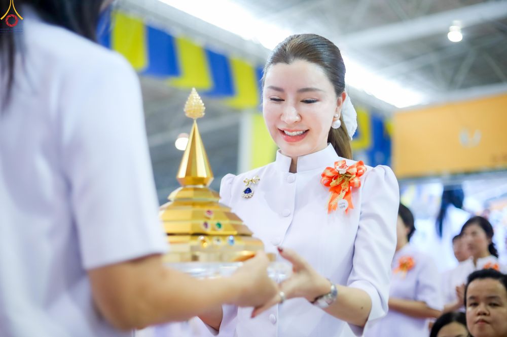 ภาพ No.341937:วันพุธที่ 29 กรกฎาคม พ.ศ. 2569 พิธีประดิษฐานพระบรมสารีริกธาตุภายในเกศดอกบัวตูมองค์พระธรรมกายเพื่ออัญเชิญไปประดิษฐาน  วัดพุทธสันติวัน ธรรมชัย เมืองนาคปูร์ รัฐมหาราษฏระ ประเทศอินเดีย ณ  วัดพระธรรมกาย จ.ปทุมธานี