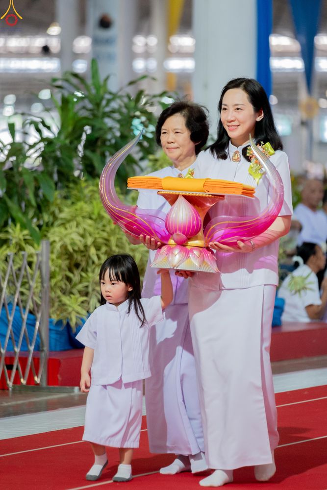 ภาพ No.318486:วันอาทิตย์ต้นเดือนที่ 5 เมษายน พ.ศ.2569 พิธีทอดผ้าป่าสมทบมหาสังฆทาน 40,000 กว่าวัดทั่วประเทศ ณ สภาธรรมกายสากล วัดพระธรรมกาย