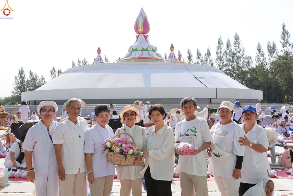 ภาพ No.289615:วันที่ 7 มกราคม พ.ศ. 2569 พิธีต้อนรับพระธรรมยาตรา ณ อนุสรณ์สถานลำดับที่ 2 สถานที่ตั้งมโนปณิธานบวชตลอดชีวิต อนุสรณ์สถานคลองบางนางแท่น อ.สามพราน จ.นครปฐม ในโครงการธรรมยาตรา กตัญญูบูชา มหาปูชนียาจารย์ พระมงคลเทพมุนี(สด จนฺทสโร) พระผู้ปราบมาร อนุสรณ์สถาน 7 แ