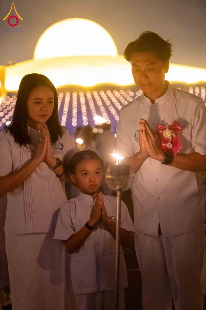 ภาพ No.312405:วันอังคารที่ 3 มีนาคม พ.ศ.2569 พิธีเวียนประทักษิณและจุดมาฆประทีป (ภาพชุดที่ 2) ณ ลานธรรมพระมหาธรรมกายเจดีย์ วัดพระธรรมกาย