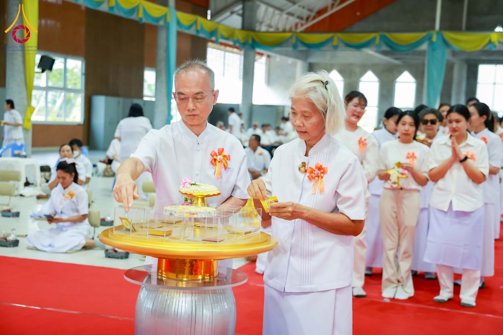 ภาพ No.315692:วันอาทิตย์ ที่ 22 มีนาคม พ.ศ. 2569 พิธีทอดผ้าป่าฉลองพระประธาน พิธีประดิษฐานพระบรมสารีริกธาตุในองค์พระประธาน พิธีจารึกชื่อบรรจุในแผ่นฌาน ณ ศูนย์ปฏิบัติธรรมสมุทรปราการ (บางบ่อ)