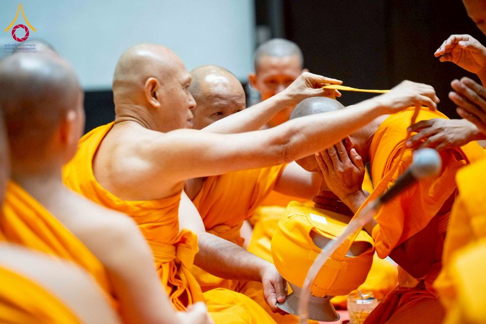 ภาพ No.277860:วันเสาร์ที่ 6 ธันวาคม พ.ศ. 2568 พิธีบรรพชาอุปสมบทและพิธีถวายบาตร โครงการอุปสมบทบูชาธรรมมหาปูชนียาจารย์ ประจำปี พ.ศ.2568 โครงการบวชพระนานาชาติ AEC และ WAB รุ่น CEO (นักบริหาร) รุ่นที่ 5 ณ มหาธรรมกายเจดีย์ วัดพระธรรมกาย