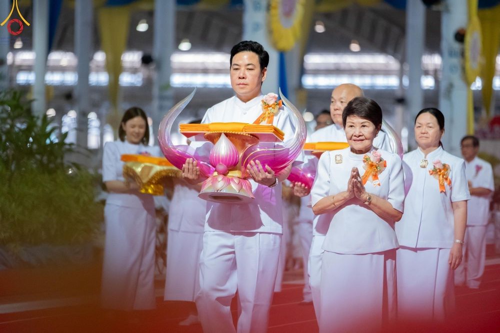 ภาพ No.178103:พิธีทอดผ้าป่าต้นสมบัติจักรพรรดิ ในวันอาทิตย์ที่ 1 ธันวาคม พ.ศ. 2567 ณ สภาธรรมกายสากล วัดพระธรรมกาย