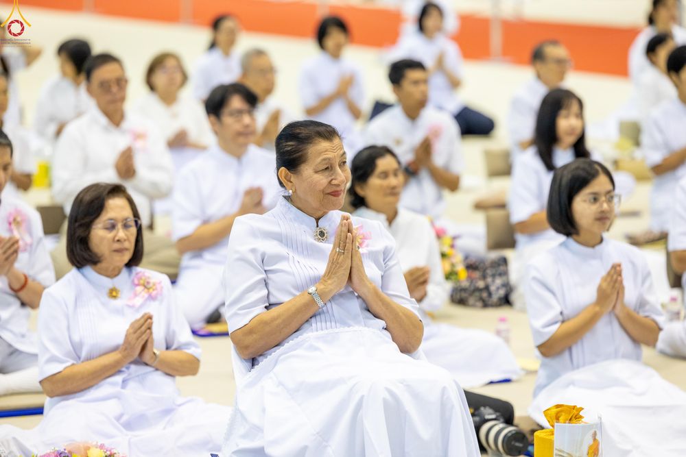 ภาพ No.281079:วันที่ 21 ธันวาคม พ.ศ.2568 พิธีมุทิตาหลวงพ่อทัตตชีโว ณ ห้องแก้วสารพัดนึก วัดพระธรรมกาย