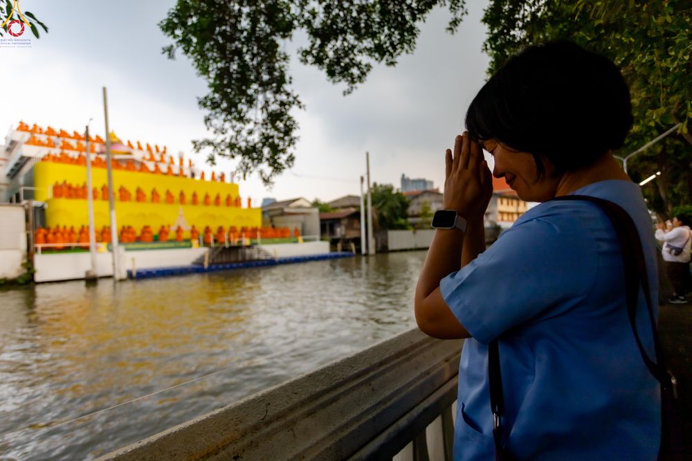 ภาพ No.300087:วันที่ 22 มกราคม พ.ศ.2569 พระธรรมยาตราปฏิบัติธรรม และถ่ายภาพหมู่ประวัติศาสตร์ ณ อาคารธรรมยาตรา กตัญญูบูชามหาปูชนียาจารย์  ตรงข้ามวัดปากน้ำภาษีเจริญ จ.กรุงเทพมหานคร ในโครงการธรรมยาตรา กตัญญูบูชา มหาปูชนียาจารย์ พระมงคลเทพมุนี(สด จนฺทสโร) พระผู้ปราบมาร อนุ