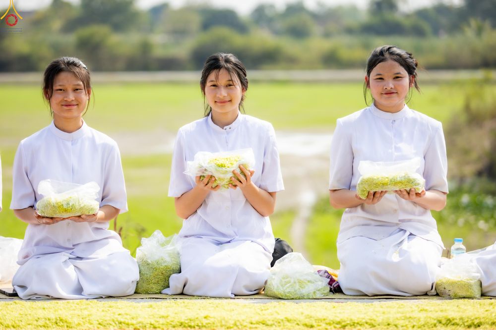 ภาพ No.299298:วันที่ 18 มกราคม พ.ศ. 2569 พิธีต้อนรับพระธรรมยาตรา ณ อนุสรณ์สถานลำดับที่ 5 สถานที่เผยแผ่วิชชาธรรมกายครั้งแรก อนุสรณ์สถานบางปลา วัดบางปลา อำเภอบางเลน จังหวัดนครปฐม ในโครงการธรรมยาตรา กตัญญูบูชา มหาปูชนียาจารย์ พระมงคลเทพมุนี(สด จนฺทสโร) พระผู้ปราบมาร อนุส