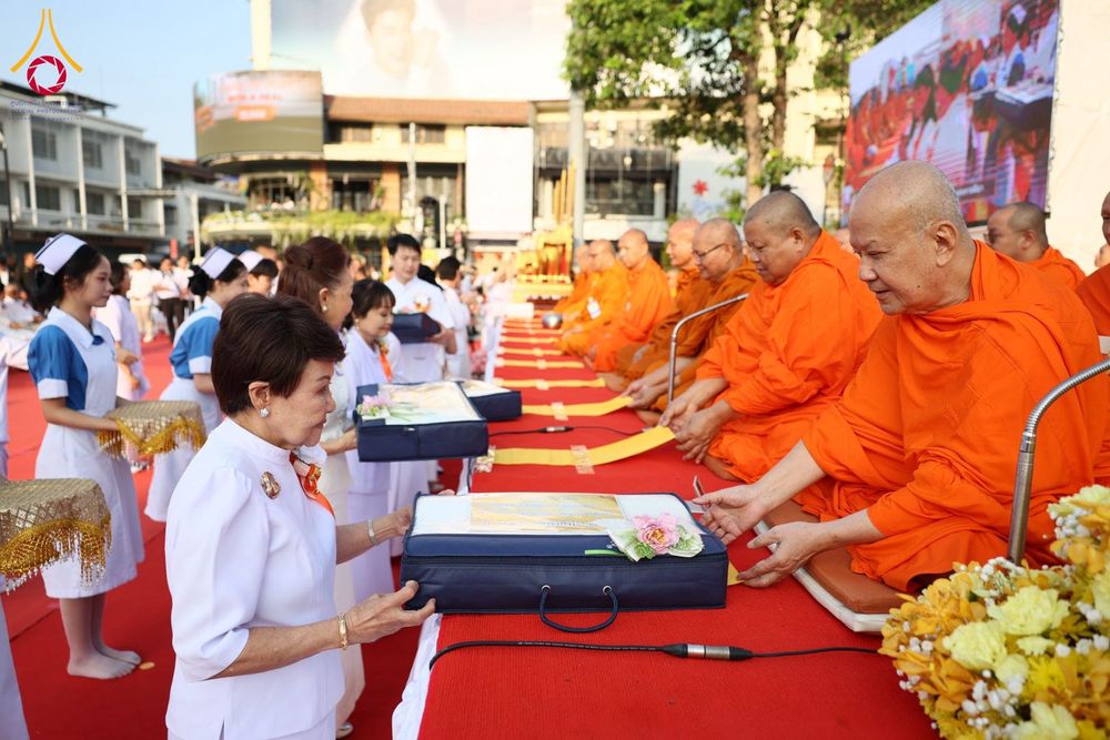 ภาพ No.312612:วันอาทิตย์ที่ 8 มีนาคม พ.ศ.2569 ทำบุญเมืองนครราชสีมา 558 ปี ตักบาตรพระ 10,000 รูป