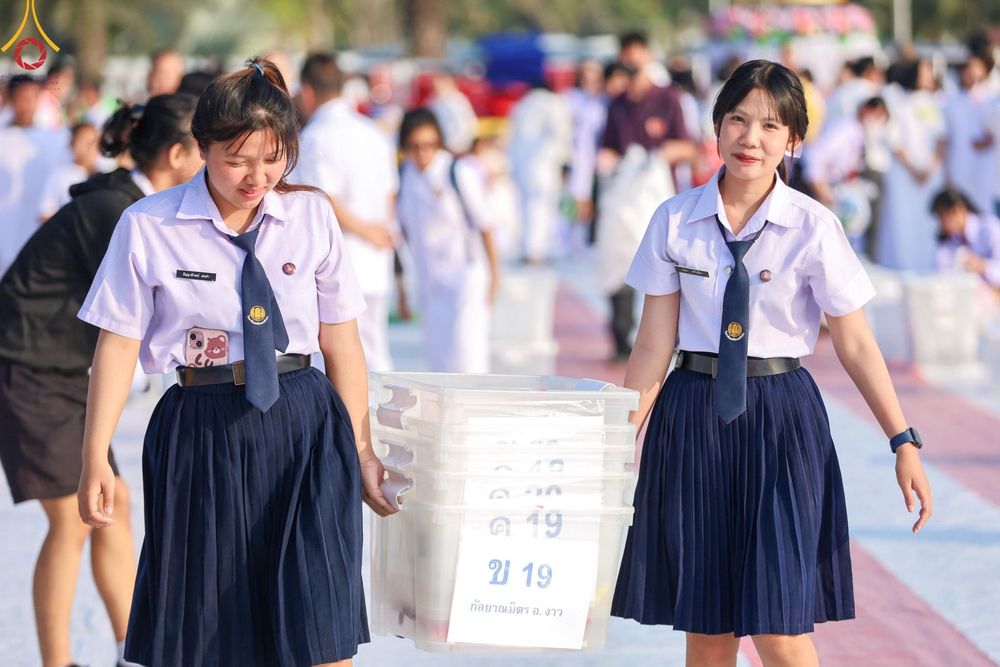 ภาพ No.180480:พิธีตักบาตรพระ ๑,๐๐๐ รูป ฉลองเมืองลำปาง ๑,๓๔๔ ปี วันเสาร์ที่ ๗ ธันวาคม พ.ศ. ๒๕๖๗ ณ ลานพระบรมราชานุสาวรีย์ พระนเรศวรมหาราช อ.เกาะคา จ.ลำปาง