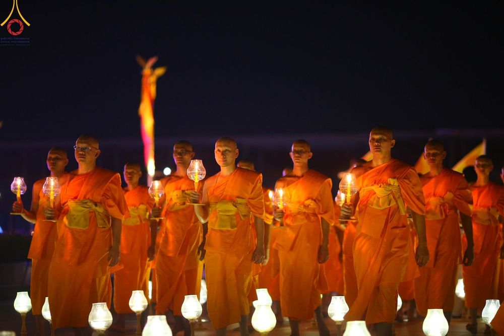 ภาพ No.279293:พิธีจุดวิสาขประทีป พิธีเวียนประทักษิณ ในวันวิสาขบูชา พุธที่ 22 พฤษภาคม พ.ศ. 2567 ( วันพระขึ้น 15 ค่ำ เดือน 6 ) ณ ลานธรรม พระมหาธรรมกายเจดีย์ วัดพระธรรมกาย จ.ปทุมธานี