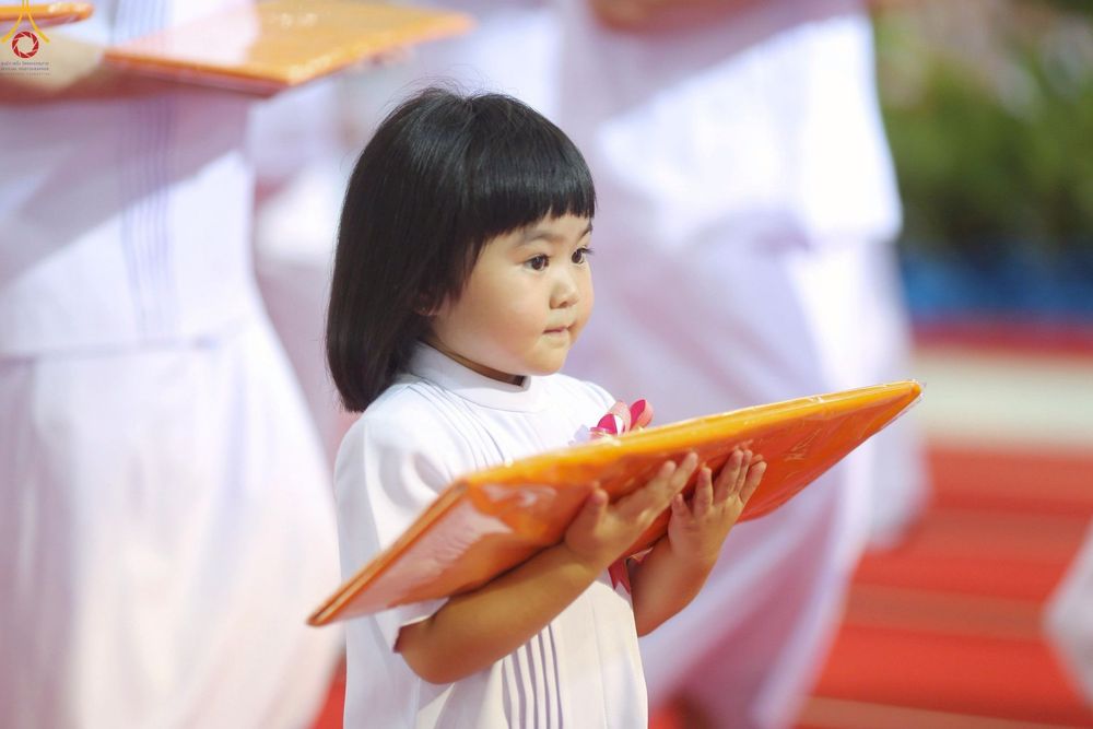 ภาพ No.251619:วันที่ 10 ตุลาคม พ.ศ. 2568 พิธีทอดผ้าป่าสมทบกฐินวัดพระธรรมกาย และสมทบกฐิน 30,000 กว่าวัดทั่วประเทศ ครั้งที่ 3 ณ สภาธรรมกายสากล วัดพระธรรมกาย