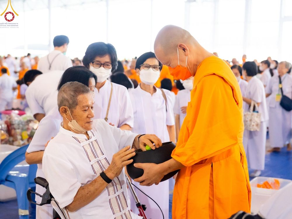 ภาพ No.124486:พิธีตักบาตรในวันมาฆบูชา ณ บ้านแก้วเรือนทองคุณยายฯ วัดพระธรรมกาย จ.ปทุมธานี วันเสาร์ที่ 24 กุมภาพันธ์ พ.ศ. 2567