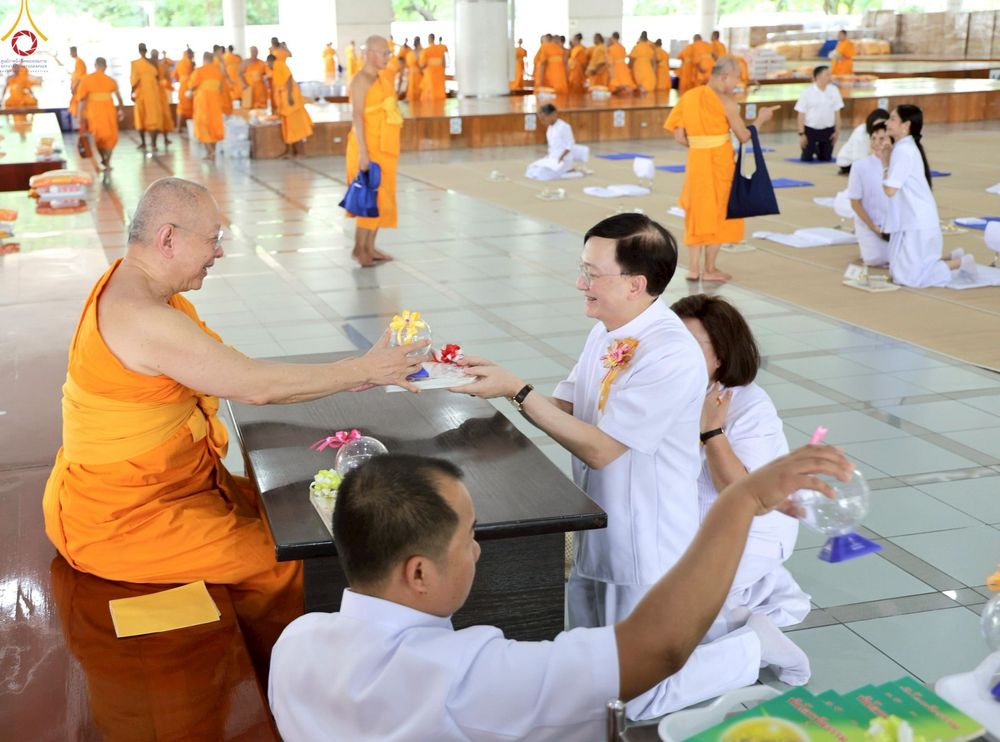 ภาพ No.231960:วันที่ 5 กรกฎาคม พ.ศ. 2568 พิธีถวายภัตตาหารเมนูสวรรค์ เพื่อการบรรลุธรรม ณ หอฉันคุณยายอาจารย์ฯ วัดพระธรรมกาย