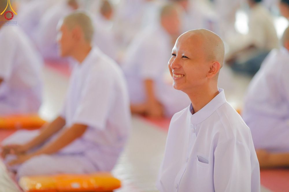 ภาพ No.133968:พิธีขอขมามอบผ้าไตร โครงการบรรพชาสามเณร ศูนย์อบรมวัดพระธรรมกาย ณ วัดพระธรรมกาย วันเสาร์ที่ 6 เมษายน พ.ศ. 2567
