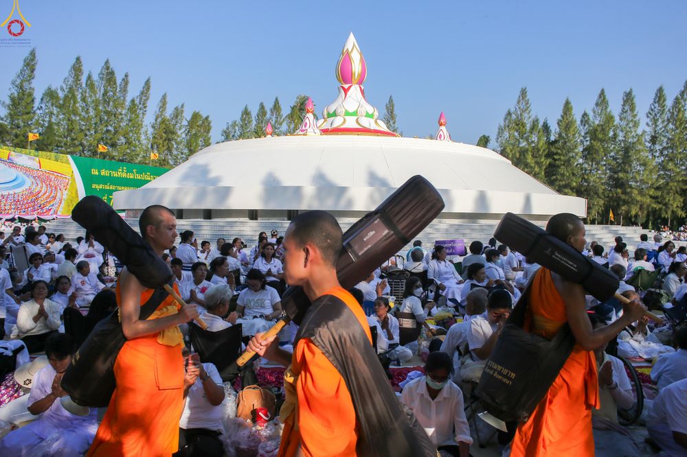 ภาพ No.289710:วันที่ 7 มกราคม พ.ศ. 2569 พิธีต้อนรับพระธรรมยาตรา ณ อนุสรณ์สถานลำดับที่ 2 สถานที่ตั้งมโนปณิธานบวชตลอดชีวิต อนุสรณ์สถานคลองบางนางแท่น อ.สามพราน จ.นครปฐม ในโครงการธรรมยาตรา กตัญญูบูชา มหาปูชนียาจารย์ พระมงคลเทพมุนี(สด จนฺทสโร) พระผู้ปราบมาร อนุสรณ์สถาน 7 แ