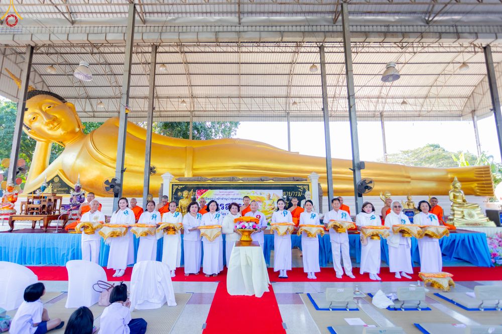 ภาพ No.293292:วันที่ 12 มกราคม พ.ศ. 2569 พิธีทอดผ้าป่าทำนุบำรุงศาสนสถาน ณ วัดพรสวรรค์ อ.สองพี่น้อง จ.สุพรรณบุรี ในโครงการธรรมยาตรา กตัญญูบูชา มหาปูชนียาจารย์ พระมงคลเทพมุนี(สด จนฺทสโร) พระผู้ปราบมาร อนุสรณ์สถาน 7 แห่ง ปีที่ 14