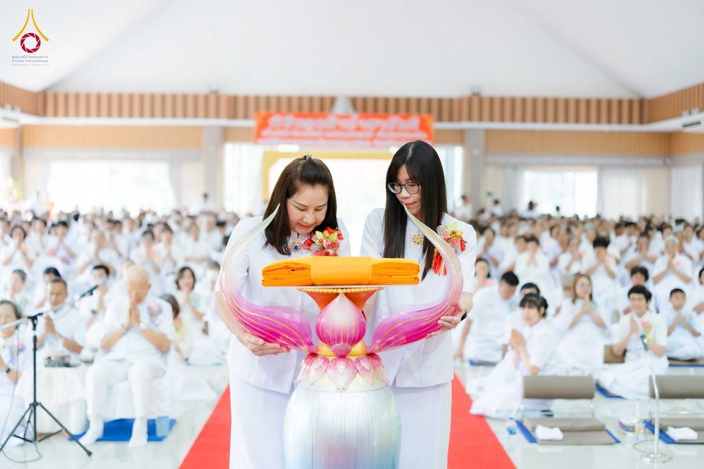 ภาพ No.346514:วันอาทิตย์ที่ 30 สิงหาคม พ.ศ.2569 พิธีทอดผ้าป่า สวดธรรมจักรกัปปวัตนสูตรกลั่นแผ่นดินโปรยรัตนชาติ  สถาปนาองค์พระเจดีย์เพื่อสร้างสันติภาพโลก  ณ ศูนย์ปฏิบัติธรรมพนมสารคาม (เพชรตะวัน) จังหวัดฉะเชิงเทรา