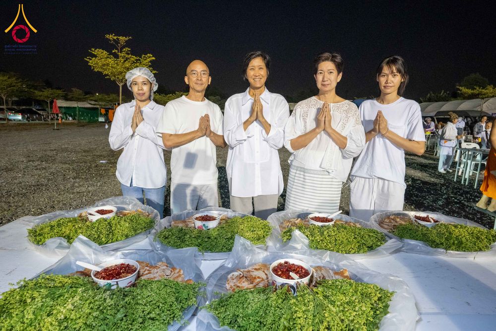 ภาพ No.296615:วันที่ 18 มกราคม พ.ศ. 2569 พิธีถวายภัตตาหารเป็นสังฆทาน แด่พระธรรมยาตรา ณ วัดโบสถ์บน ต.บางคูเวียง จ.นนทบุรี อนุสรณ์สถานลำดับที่ 4 สถานที่เกิดด้วยกายธรรม ในโครงการธรรมยาตรา กตัญญูบูชา มหาปูชนียาจารย์ พระมงคลเทพมุนี(สด จนฺทสโร) พระผู้ปราบมาร อนุสรณ์สถาน 7 แ