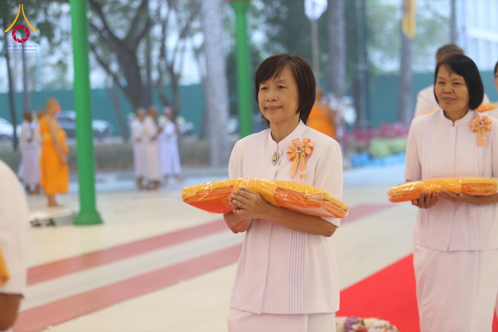 ภาพ No.298089:วันเสาร์ที่ 17 มกราคม พ.ศ. 2569 พิธีบรรพชาอุปสมบท โครงการอุปสมบทหมู่ บูชาธรรมครบ 117 ปี คุณยายอาจารย์มหารัตนอุบาสิกาจันทร์ ขนนกยูง  ณ อุโบสถพระไตรปิฎก วัดพระธรรมกาย