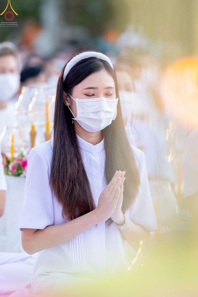 ภาพ No.70227:พิธีจุดประทีปถวายเป็นพุทธบูชา และบูชาธรรมมหาปูชนียาจารย์ ในโครงการธรรมยาตรากตัญญูบูชา มหาปูชนียาจารย์ พระมงคลเทพมุนี(สด จนฺทสโร) พระผู้ปราบมาร ปีที่ 11 ณ อนุสรณ์สถานลำดับที่ 2 สถานที่ตั้งมโนปณิธานบวชตลอดชีวิต อนุสรณ์สถานคลองบางนางแท่น อ.สามพราน จ.นครปฐม 