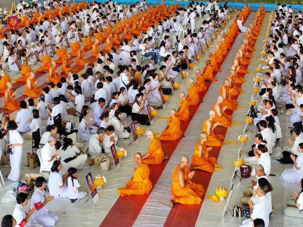 ภาพ No.321423:วันเสาร์ที่ 11 เมษายน พ.ศ.2569 พิธีขอบรรพชา พิธีขอสรณคมณ์และศีล, พิธีถวายบาตร พิธีอุปสมบท โครงการอุปสมบทหมู่ บูชาธรรมหลวงพ่อธัมมชโย พ.ศ.2569 โครงการอุปสมบทหมู่ธรรมทายาท ระดับอุดมศึกษา รุ่น 53 (ภาคฤดูร้อน) ณ วัดพระธรรมกาย ปทุมธานี