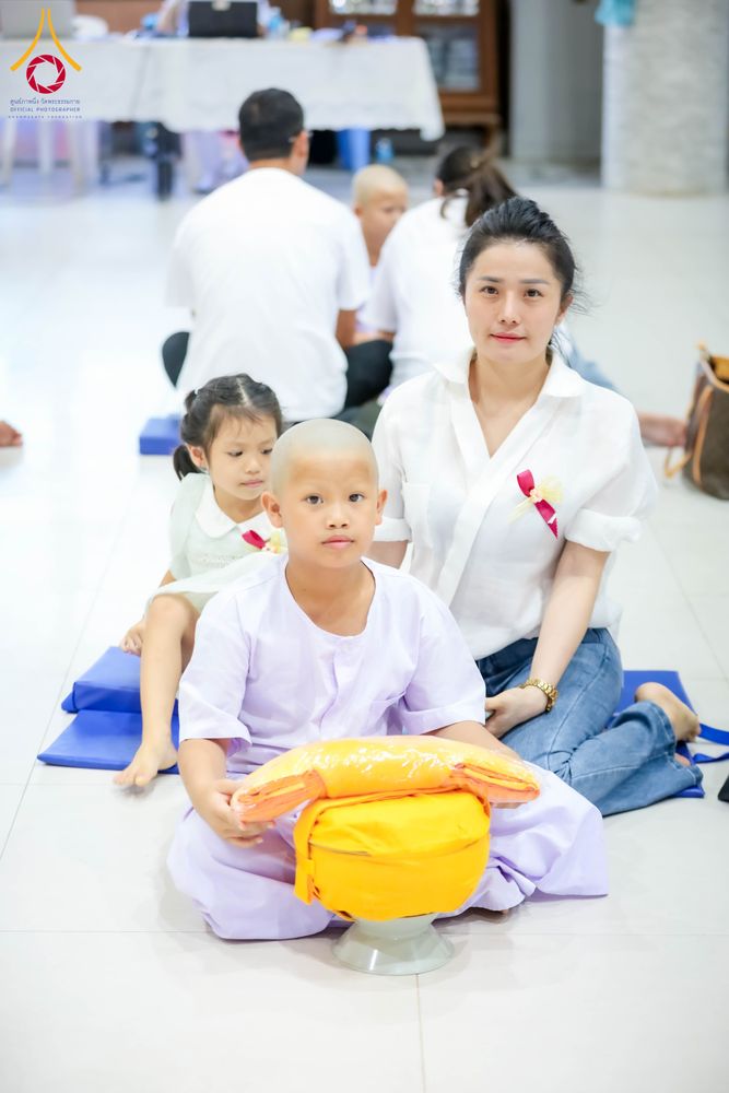 ภาพ No.317488:วันอาทิตย์ ที่ 29 มีนาคม พ.ศ.2569  พิธีปลงผม , พิธีขอขมามอบบาตรและผ้าไตร , พิธีบรรพชา ณ ศูนย์ปฏิบัติธรรมสมุทรปราการ จำนวน 42 รูป