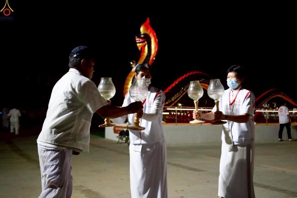 ภาพ No.306609:ภาพเบื้องหลังอาสาสมัครรวมใจ ชุดที่ 5 ในโครงการธรรมยาตรา กตัญญูบูชา มหาปูชนียาจารย์ พระมงคลเทพมุนี(สด จนฺทสโร) พระผู้ปราบมาร อนุสรณ์สถาน 7 แห่ง ปีที่ 14