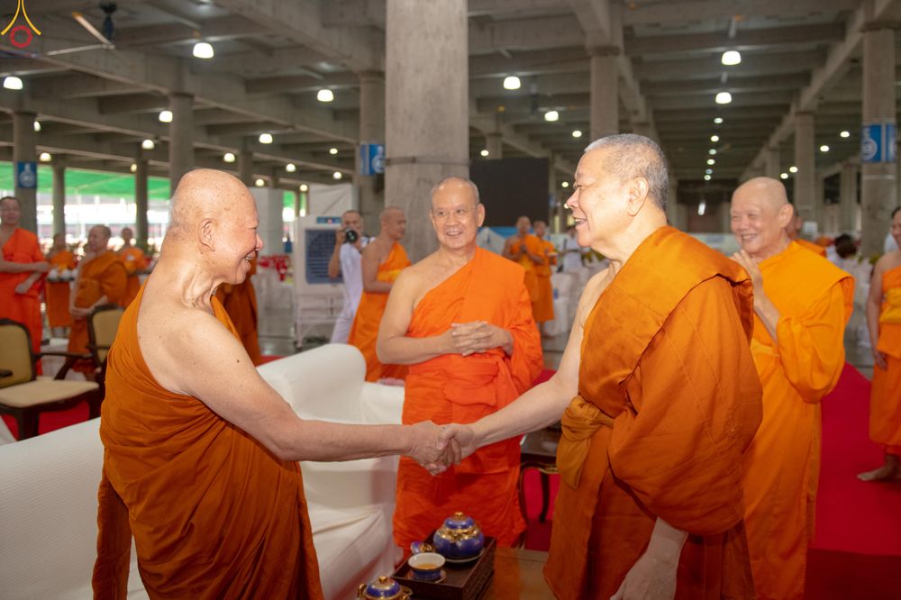 ภาพ No.323485:วันที่ 22 เมษายน พ.ศ.2569(วันคุ้มครองโลก) งานถวายมหาสังฆทาน 40,000 กว่าวัดทั่วประเทศ การเดินทางเข้าวัด , การต้อนรับปฏิสันถารพระสังฆาธิการ  ,  การจัดเตรียมภัตตาหาร , การลงทะเบียน