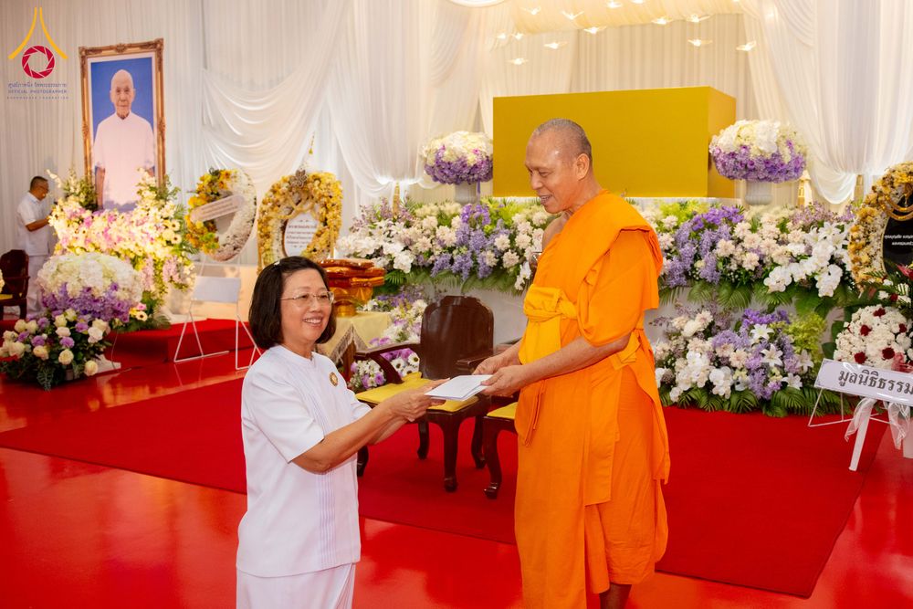 ภาพ No.315899:วันพฤหัสบดีที่ 26 มีนาคม พ.ศ. 2569 พิธีบำเพ็ญกุศล คุณพ่อณรงค์ จินตมากุล  สิริอายุ 99 ปี 11 เดือน โยมบิดา พระครูปลัดรัตนวีรวัฒน์ (รังสฤษดิ์ อิทฺธิจินตโก) ที่ปรึกษาเจ้าคณะจังหวัดปทุมธานี เจ้าอาวาสวัดพระธรรมกาย  ณ ห้องปลูกศรัทธา 2 วัดพระธรรมกาย ปทุมธานี