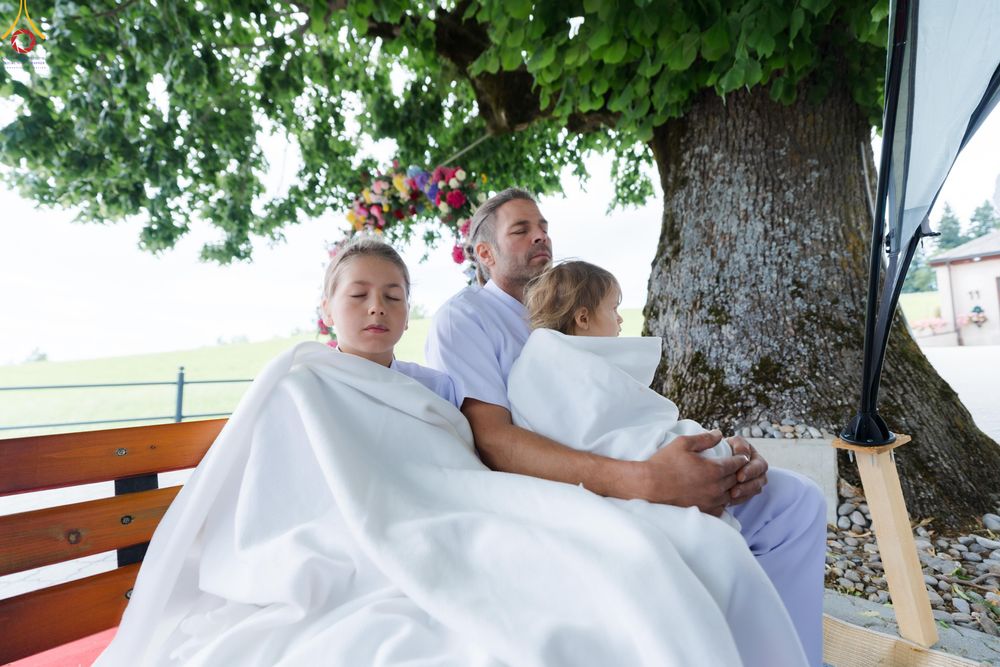 ภาพ No.286194:วันที่ 13 กรกฎาคม พ.ศ. 2568  พิธีทอดผ้าป่าฉลอง 13 ปี  วัดพระธรรมกายสวิตเซอร์แลนด์