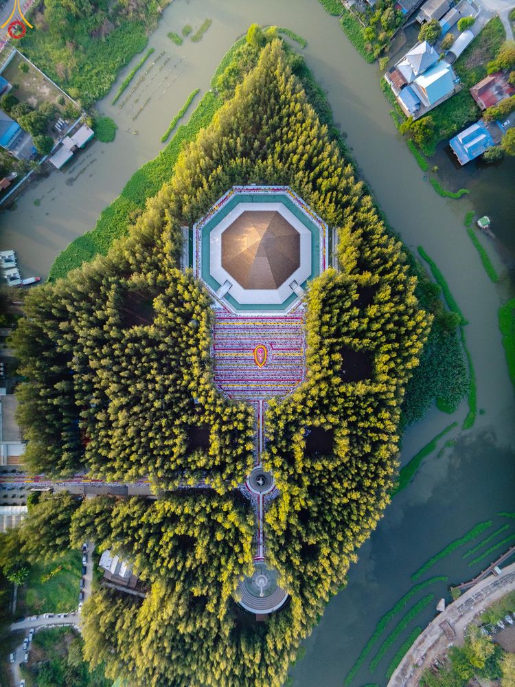 ภาพ No.287887:วันที่ 3 มกราคม พ.ศ. 2569 พิธีต้อนรับพระธรรมยาตรา ครั้งที่ 2 (ภาพชุดที่ 2) ในโครงการธรรมยาตรา กตัญญูบูชา มหาปูชนียาจารย์ พระมงคลเทพมุนี(สด จนฺทสโร) พระผู้ปราบมาร อนุสรณ์สถาน 7 แห่ง ปีที่ 14 ณ อนุสรณ์สถานมหาวิหารพระมงคลเทพมุนี (โลตัสแลนด์) อ.สองพี่น้อง จ.