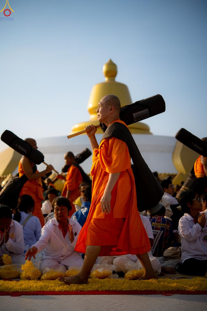 ภาพ No.299541:วันที่ 18 มกราคม พ.ศ. 2569 พิธีต้อนรับพระธรรมยาตรา (ภาพชุดที่ 2) ณ อนุสรณ์สถานลำดับที่ 5  สถานที่เผยแผ่วิชชาธรรมกายครั้งแรก อนุสรณ์สถานบางปลา วัดบางปลา อำเภอบางเลน จังหวัดนครปฐม ในโครงการธรรมยาตรา กตัญญูบูชา มหาปูชนียาจารย์ พระมงคลเทพมุนี(สด จนฺทสโร) พระ