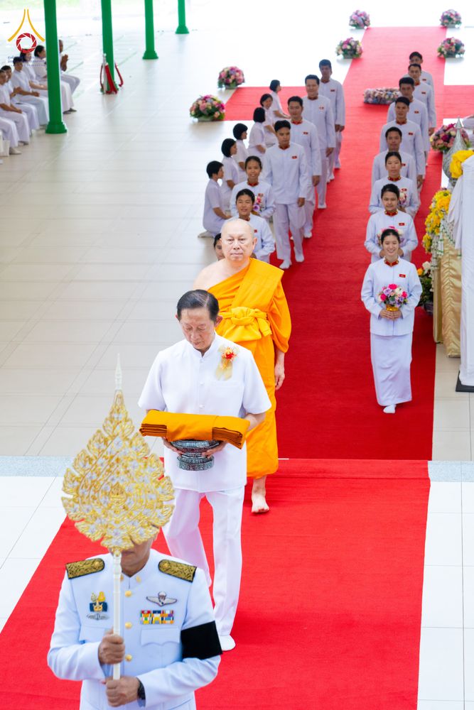 ภาพ No.332298:วันเสาร์ที่ 6 มิถุนายน พ.ศ.2569 พิธีต้อนรับสัญญาบัตร พัดยศ พระราชภาวนาวชิรวิเทศ วิ. ณ อุโบสถพระไตรปิฏก วัดพระธรรมกาย
