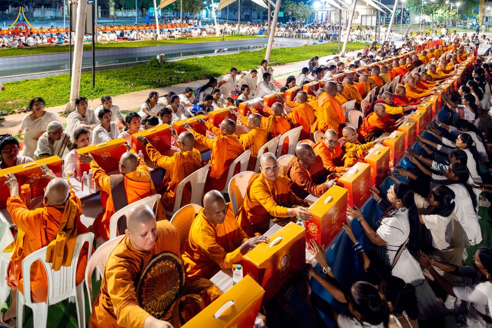 ภาพ No.321708:วันที่ 12 เมษายน พ.ศ.2569 วัดพระธรรมกาย ร่วมกับพุทธสภาแห่งอินเดีย ถวายมหาสังฆทาน 135 วัด ดร.ภีมราว รามชี อัมเบดการ์ (Dr. B.R. Ambedkar) รัฐบุรุษผู้ฟื้นฟูพระพุทธศาสนา ณ วัดพุทธสันติวันธรรมชัย เมืองนาคปูร์ รัฐมหาราษฏระ สาธารณรัฐอินเดีย