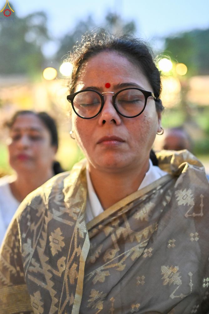 ภาพ No.284097:วันที่ ๔ พฤศจิกายน พุทธศักราช ๒๕๖๘ กฐินสมทบวัดต่างประเทศ โดยคณะศิษยานุศิษย์ บูชาธรรม 81 ปี หลวงพ่อธัมมชโย ณ วัดมหาโพธิ์ เมืองพุทธคยา ประเทศอินเดีย