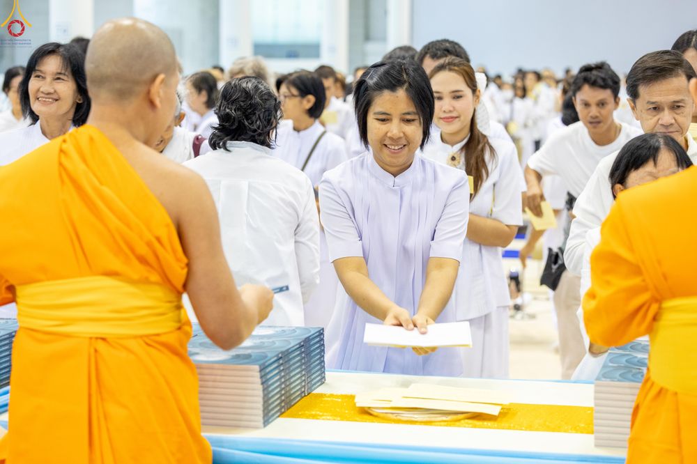 ภาพ No.281118:วันที่ 21 ธันวาคม พ.ศ.2568 พิธีมุทิตาหลวงพ่อทัตตชีโว ณ ห้องแก้วสารพัดนึก วัดพระธรรมกาย