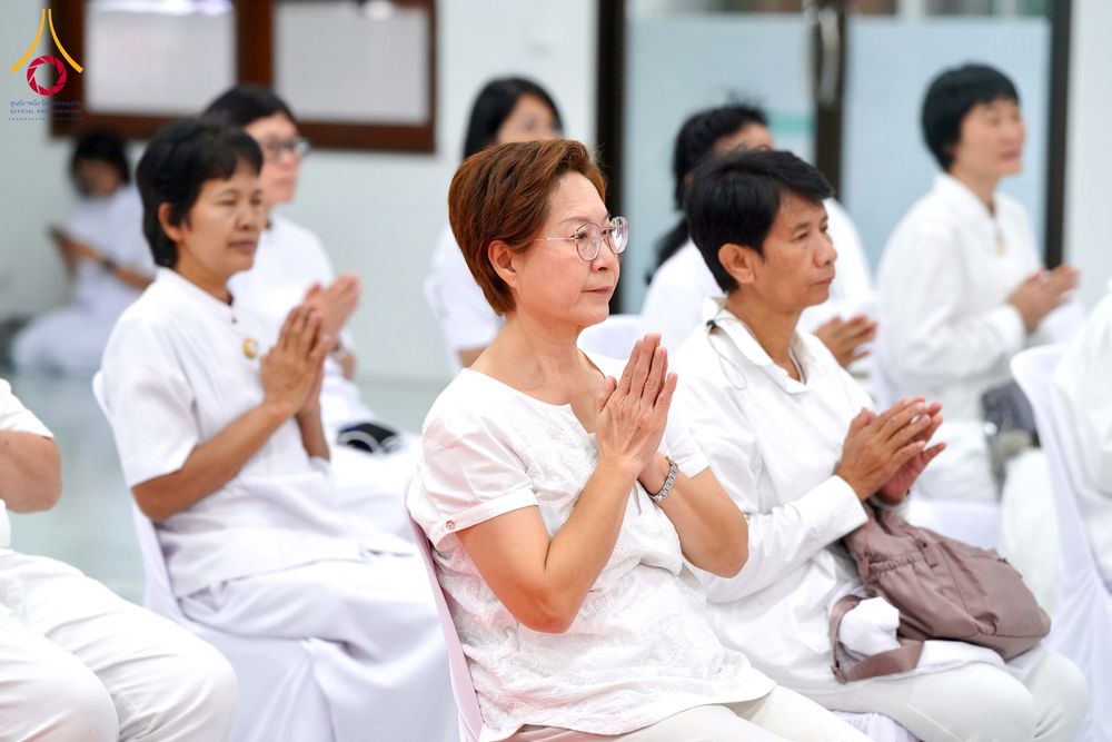 ภาพ No.294234:วันอาทิตย์ที่ 14 ธันวาคม พ.ศ.2568 พิธีเจริญพระพุทธมนต์สมโภชดวงแก้วลูกนิมิตเอก และดวงแก้วนิมิตปฏิบัติธรรม อัญเชิญประดิษฐาน  ณ วัดพระธรรมกายในประเทศสหรัฐอเมริกาและประเทศเยอรมนี 7 แห่ง ณ อาคารปลูกศรัทธา 2 วัดพระธรรมกาย