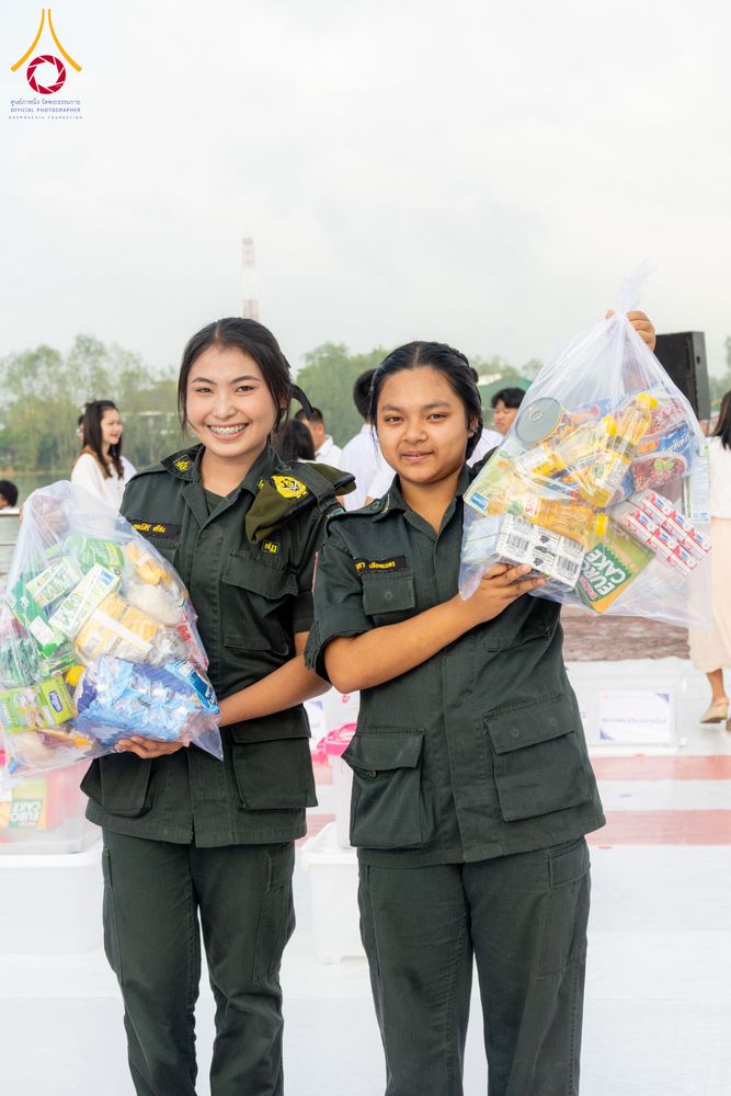 ภาพ No.284719:วันอาทิตย์ที่ 14 ธันวาคม พ.ศ.2568  พิธีทำบุญเมืองสุราษฎร์ธานี 110ปี และพิธีตักบาตรพระสงฆ์ 1,110 รูป  ณ บริเวณริมน้ำวัดกลาง (เก่า) ถนนบ้านดอน ตำบลตลาดใหม่ อำเภอเมือง จังหวัดสุราษฎร์ธานี