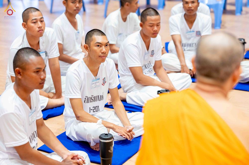 ภาพ No.341080:วันที่ 26 กรกฎาคม พ.ศ. 2569 โครงการพัฒนาคุณธรรม จริยธรรม สำหรับนักเรียนนายสิบตำรวจ (นสต.) รุ่นที่ 17 ศูนย์ฝึกอบรมตำรวจภูธรภาค 1 ได้จัดกิจกรรม ตักบาตรเพื่อน้อมอุทิศถวายเพื่อเป็นพระราชกุศลฯ  และปฏิบัติธรรม ติวธรรมมะ ณ ศูนย์ปฏิบัติธรรมเวิล์ดพีช วัลเล่ย์ (Wo