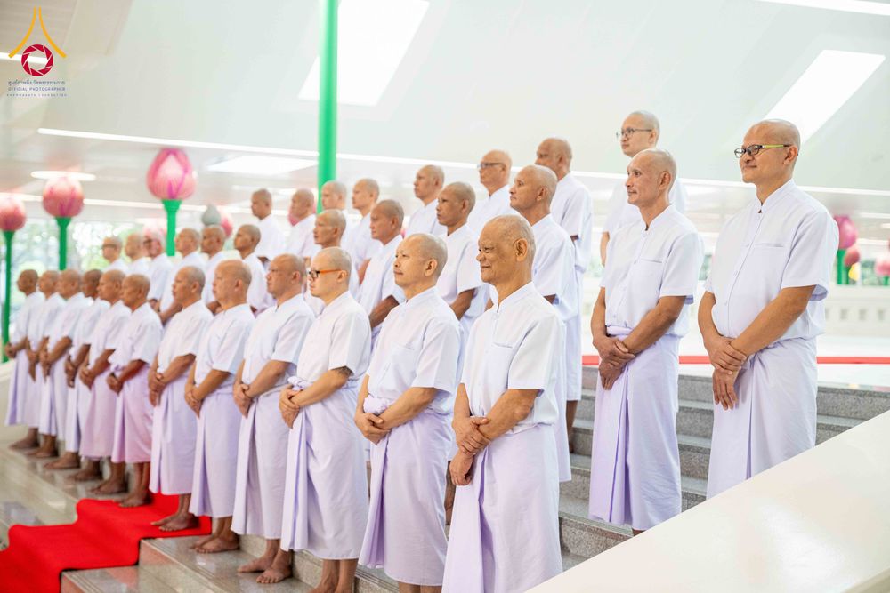 ภาพ No.298186:วันเสาร์ที่ 17 มกราคม พ.ศ. 2569 พิธีบรรพชาอุปสมบท โครงการอุปสมบทหมู่ บูชาธรรมครบ 117 ปี คุณยายอาจารย์มหารัตนอุบาสิกาจันทร์ ขนนกยูง  ณ อุโบสถพระไตรปิฎก วัดพระธรรมกาย