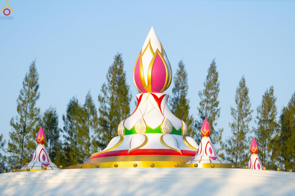 ภาพ No.291924:วันที่ 10 มกราคม พ.ศ. 2569 พิธีจุดประทีปถวายเป็นพุทธบูชา และบูชาธรรมมหาปูชนียาจารย์  ณ อนุสรณ์สถานคลองบางนางแท่น อ.สามพราน จ.นครปฐม ในโครงการธรรมยาตรา กตัญญูบูชา มหาปูชนียาจารย์ พระมงคลเทพมุนี(สด จนฺทสโร) พระผู้ปราบมาร อนุสรณ์สถาน 7 แห่ง ปีที่ 14