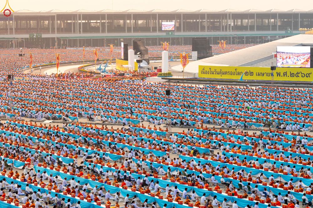 ภาพ No.324086:วันที่ 22 เมษายน พ.ศ.2569 (วันคุ้มครองโลก) พิธีถวายมหาสังฆทาน 40,000 กว่าวัดทั่วประเทศ ณ ลานธรรม พระมหาธรรมกายเจดีย์ วัดพระธรรมกาย