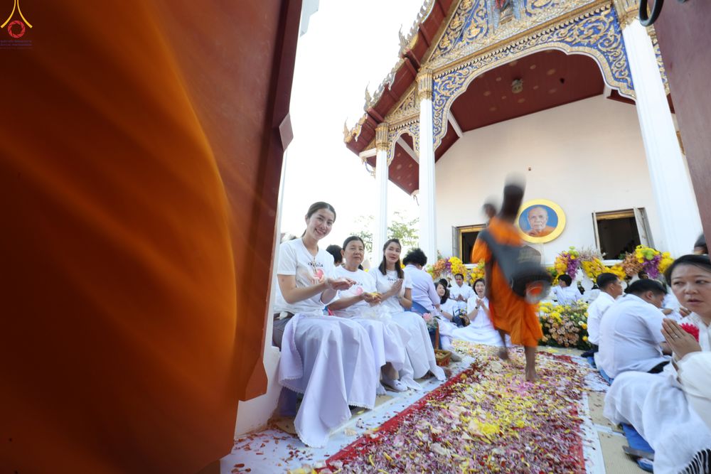 ภาพ No.295247:วันที่ 16 มกราคม พ.ศ. 2569 พิธีต้อนรับพระธรรมยาตรา อนุสรณ์สถานลำดับที่ 4 (ภาพชุดที่ 2) สถานที่เกิดด้วยกายธรรม ณ วัดโบสถ์บน ต.บางคูเวียง จ.นนทบุรี ในโครงการธรรมยาตรา กตัญญูบูชา มหาปูชนียาจารย์ พระมงคลเทพมุนี(สด จนฺทสโร) พระผู้ปราบมาร อนุสรณ์สถาน 7 แห่ง ปี