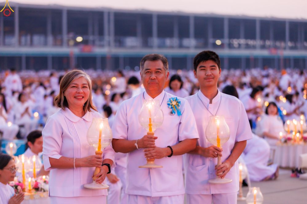 ภาพ No.307895:วันที่ 31 มกราคม พ.ศ. 2569 พิธีจุดประทีปธรรมถวายเป็นพุทธบูชา  และบูชาธรรมมหาปูชนียาจารย์ (ภาพชุดที่ 2) ณ วัดพระธรรมกาย ปทุมธานี ในโครงการธรรมยาตรา กตัญญูบูชา มหาปูชนียาจารย์ พระมงคลเทพมุนี(สด จนฺทสโร) พระผู้ปราบมาร อนุสรณ์สถาน 7 แห่ง ปีที่ 14