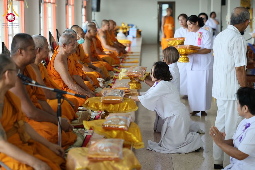 ภาพ No.300350:วันที่ 22 มกราคม พ.ศ. 2569 พิธีทอดผ้าป่าทำนุบำรุงศาสนสถาน ณ วัดรางกำหยาด ต.บางภาษี อ.บางเลน จ.นครปฐม ในโครงการธรรมยาตรา กตัญญูบูชา มหาปูชนียาจารย์ พระมงคลเทพมุนี(สด จนฺทสโร) พระผู้ปราบมาร อนุสรณ์สถาน 7 แห่ง ปีที่ 14