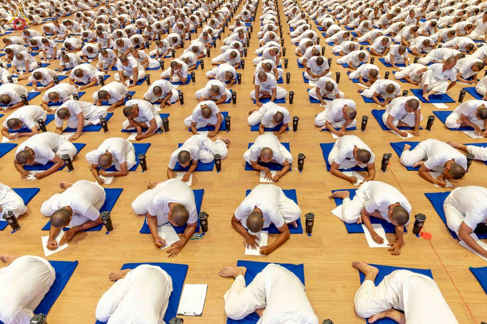 ภาพ No.341546:วันที่ 26 กรกฎาคม พ.ศ. 2569 โครงการพัฒนาคุณธรรม จริยธรรม สำหรับนักเรียนนายสิบตำรวจ (นสต.) รุ่นที่ 17 ศูนย์ฝึกอบรมตำรวจภูธรภาค 1 ได้จัดกิจกรรม  จุดเทียนรวมใจและปฏิบัติธรรมเจริญสมาธิภาวนา เพื่อน้อมอุทิศถวายเป็นพระราชกุศลฯ ณ ศูนย์ปฏิบัติธรรมเวิล์ดพีช วัลเล่