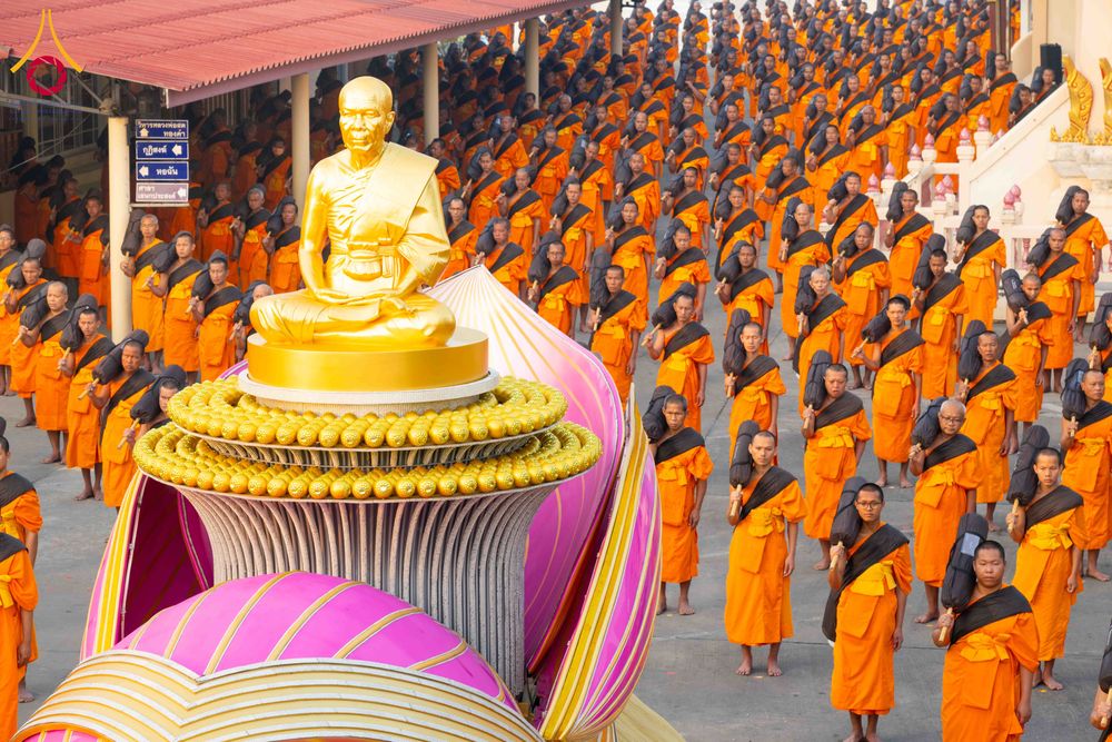 ภาพ No.297376:วันที่ 15 มกราคม พ.ศ.2569 พระธรรมยาตราปฏิบัติธรรมและถ่ายภาพหมู่ประวัติศาสตร์ อนุสรณ์สถานลำดับที่ 4 สถานที่เกิดด้วยกายธรรม  ณ วัดโบสถ์บน ต.บางคูเวียง จ.นนทบุรี ในโครงการธรรมยาตรา กตัญญูบูชา มหาปูชนียาจารย์ พระมงคลเทพมุนี(สด จนฺทสโร) พระผู้ปราบมาร อนุสรณ์ส